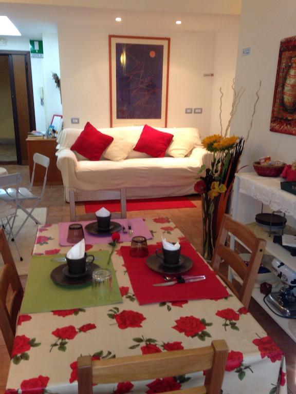 Casa Degli Ubaldi Bed & Breakfast Roma Dış mekan fotoğraf