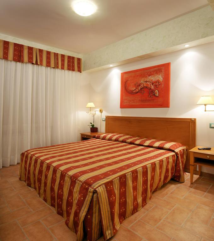Casa Degli Ubaldi Bed & Breakfast Roma Oda fotoğraf